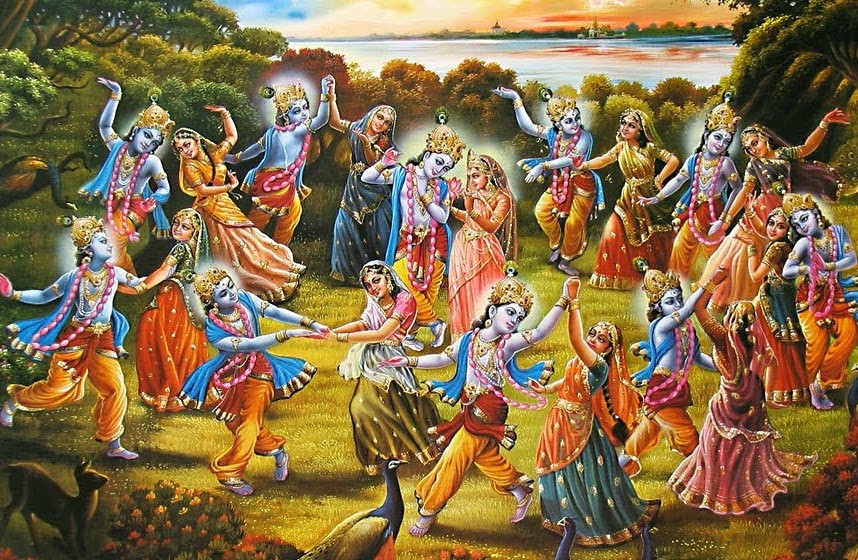 Ras Leela is Manipur’s iconic classical dance, often performed in temples and festivals.