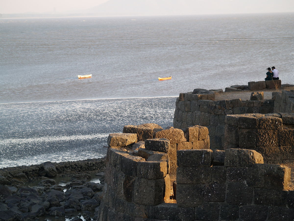 Alibaug is a coastal town near Mumbai known for its serene beaches, historic forts, and weekend getaway charm.