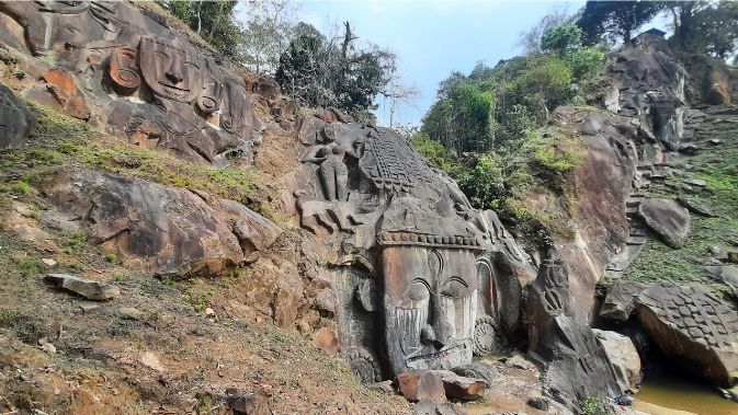 Thousands of rock-cut figures and carvings dedicated to Lord Shiva