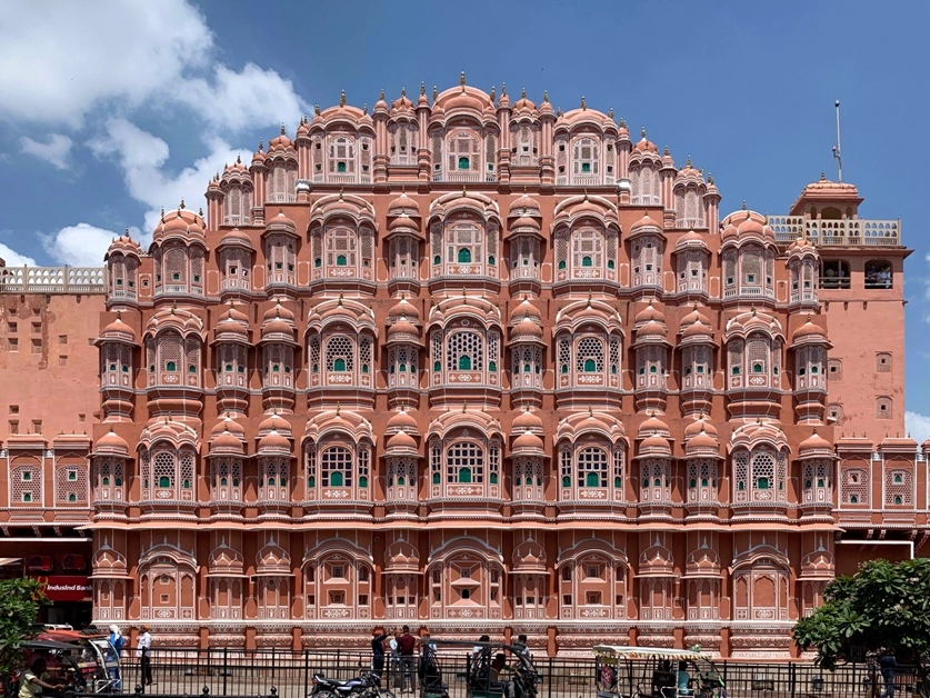 Hawa Mahal and vibrant bazaars