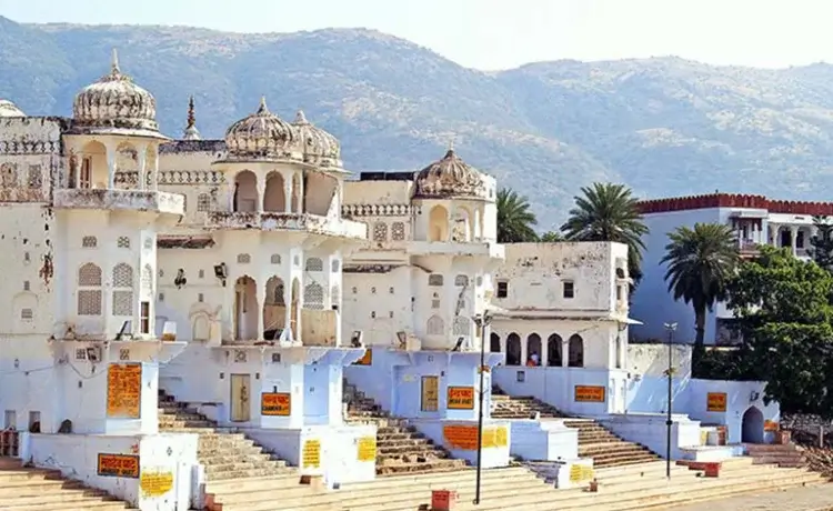Pushkar Camel Fair - Vibrant desert festival with cultural performances