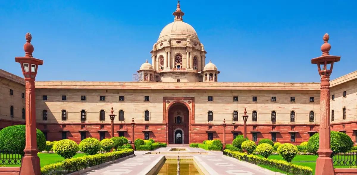 Presidential residence with Mughal gardens, colonial architecture, and 340 rooms.