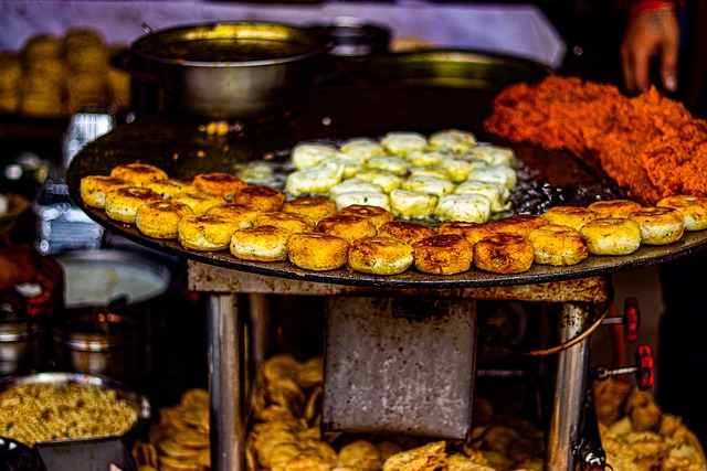 Pani puri, chaat, vada pav, and momos are popular in different parts of the country.