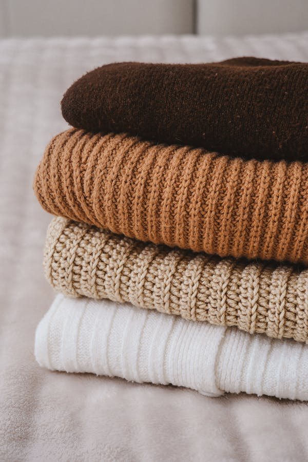 Woolen Shawls & Sweaters in Mumbai, Shillong