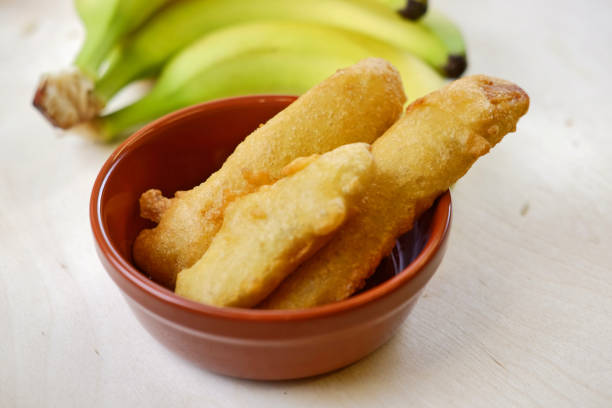 Crispy banana fritters, a sweet and crunchy snack enjoyed in Kochi.