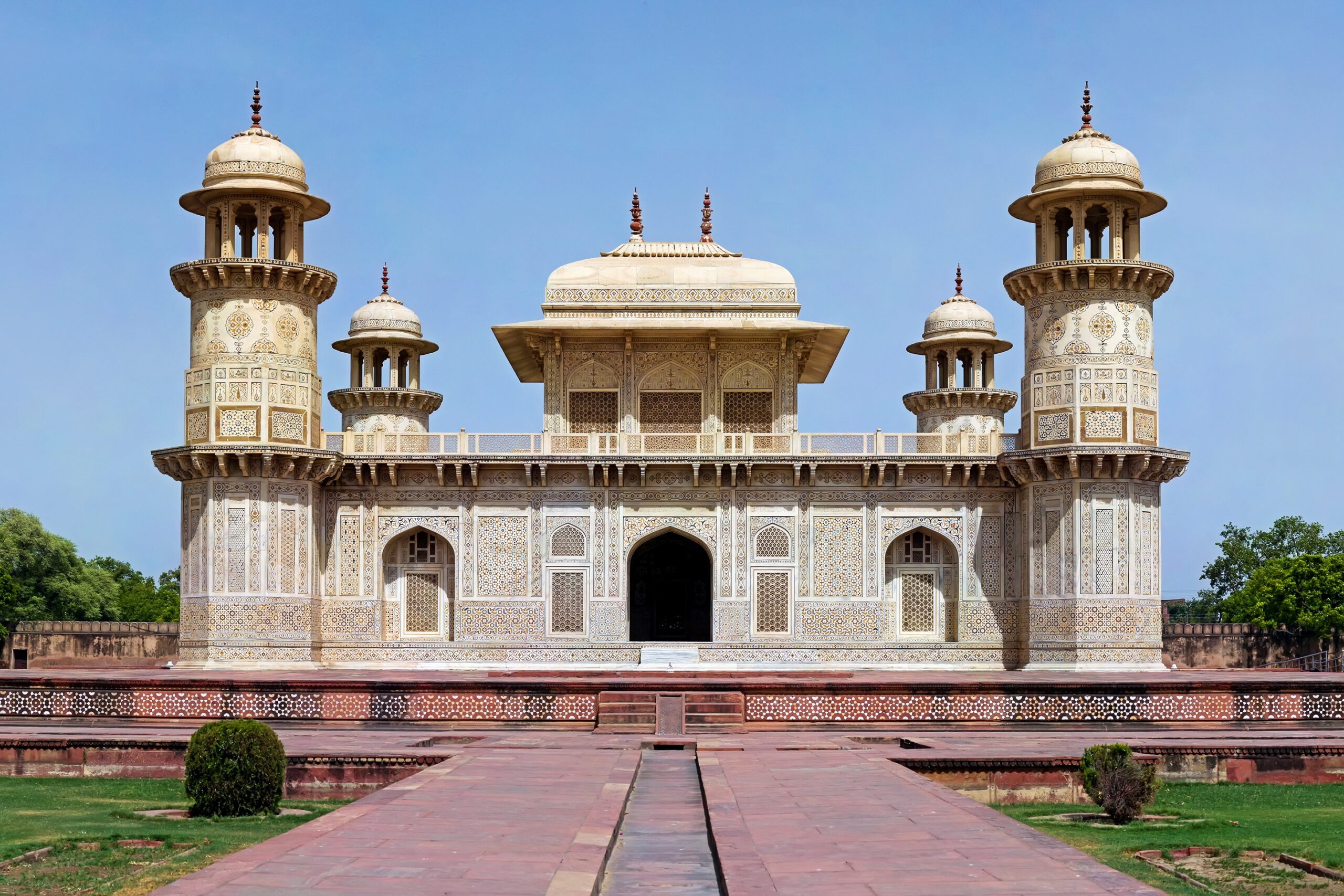 places to visit in Agra – Itimad-ud-Daulah’s Tomb