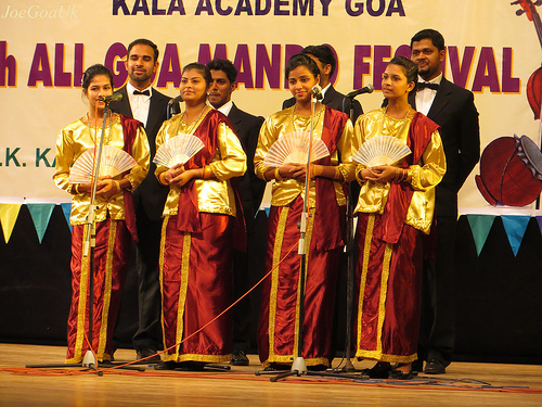 Goa’s elegant Mando and Dekhni dances – a blend of Portuguese and Konkani culture with graceful movements and melodic folk music.