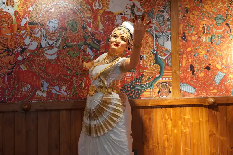 Graceful Mohiniyattam dancer performing Kerala’s classical dance in Kochi.