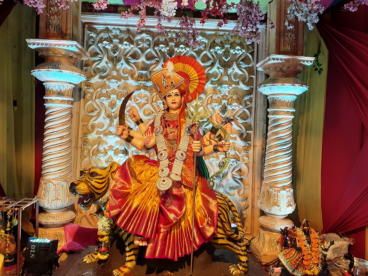 Colorful Garba dance during Gujarat’s Navratri festival.