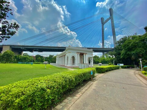 For scenic riverside views, this is one of the most picturesque places to visit in Kolkata