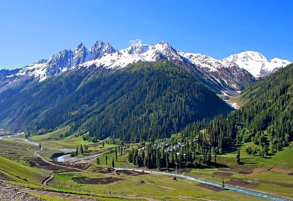 Glaciers and mountain views in Sonamarg, a stunning destination in Jammu & Kashmir.