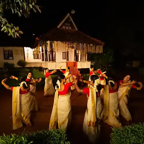 Graceful Thiruvathirakali dance in Munnar’s cultural events.Graceful Thiruvathirakali dance in Munnar’s cultural events.