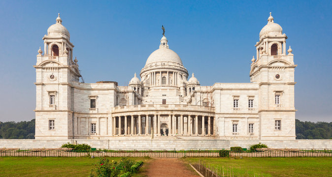 Majestic Victoria Memorial, one of the top places to visit in KolkataMajestic Victoria Memorial, one of the top places to visit in Kolkata