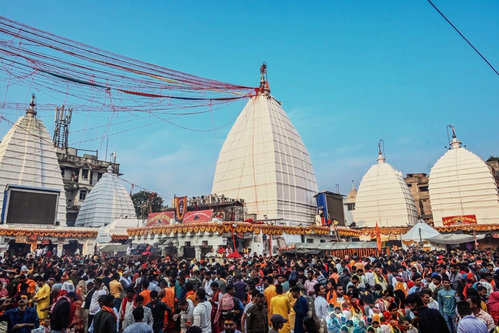 Devotees at the Baidyanath Dham temple complex in Jharkhand.