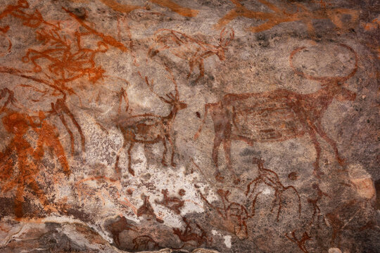 Bhimbetka Rock Shelters, a prehistoric place to visit in Madhya Pradesh with ancient cave paintings.