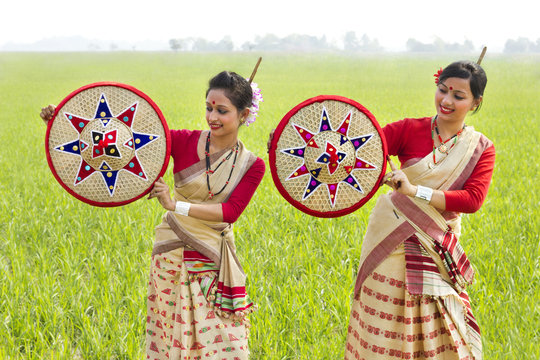Vibrant Bihu festival of Assam with dance and dhol beats