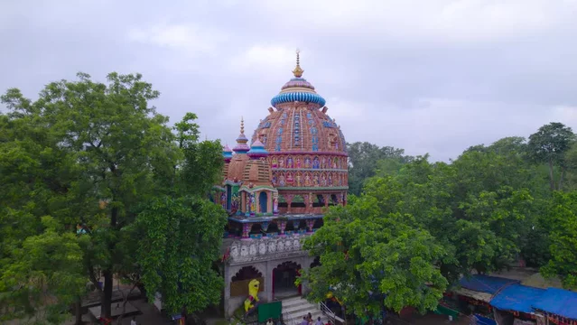 Lesser-known Chandel-era temple near Khajuraho with intricate carvings and peaceful surroundings.
