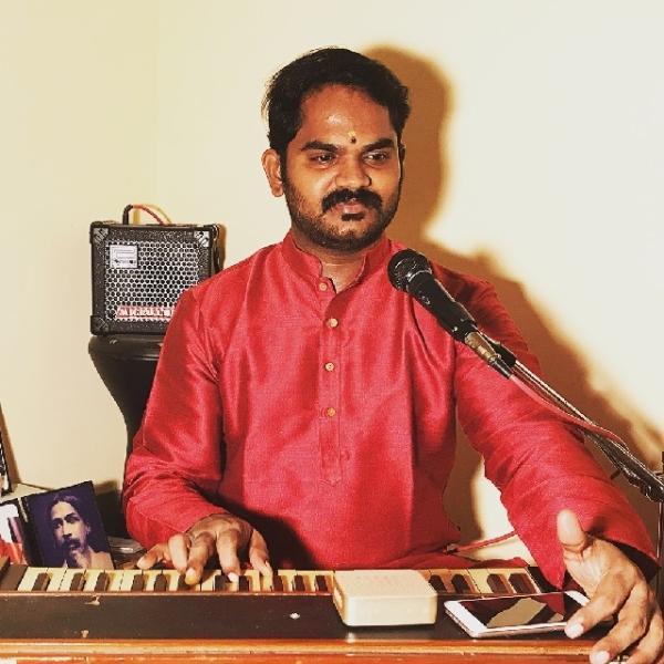 Live French Chansons music performance at a Puducherry café with European vibes.