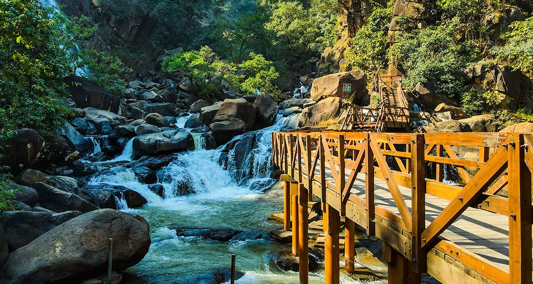Malancha Waterfalls is a hidden scenic retreat in Jharkhand.