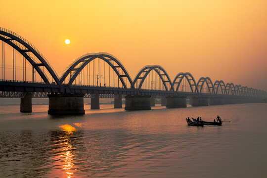 Rajahmundry, a historic city and one of the best places to visit in Andhra Pradesh, famous for its Godavari bridges, temples, and scenic river views.