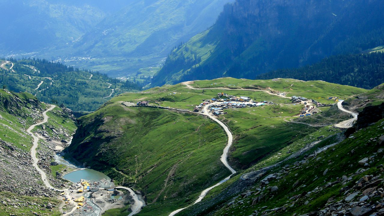 Glacial snowscape at Rohtang Pass in Himachal Pradesh