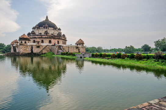 Architectural among places to visit in Bihar with Sher Shah Suri's grand tomb.