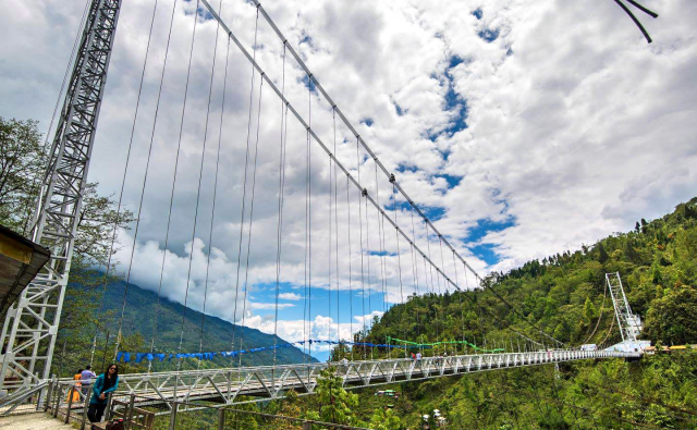 Singshore Bridge, Asia’s second-highest suspension bridge in Sikkim, offering dizzying views of deep valleys.