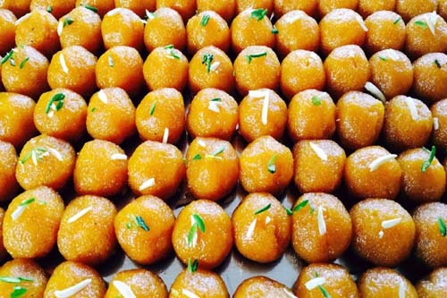 Iconic sweet Thaggu ke Laddoo in Kanpur.