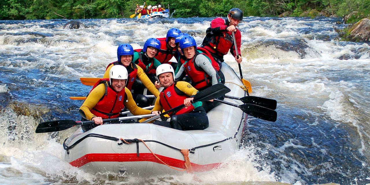 Gangtok offers activities like trekking, river rafting, and paragliding,
