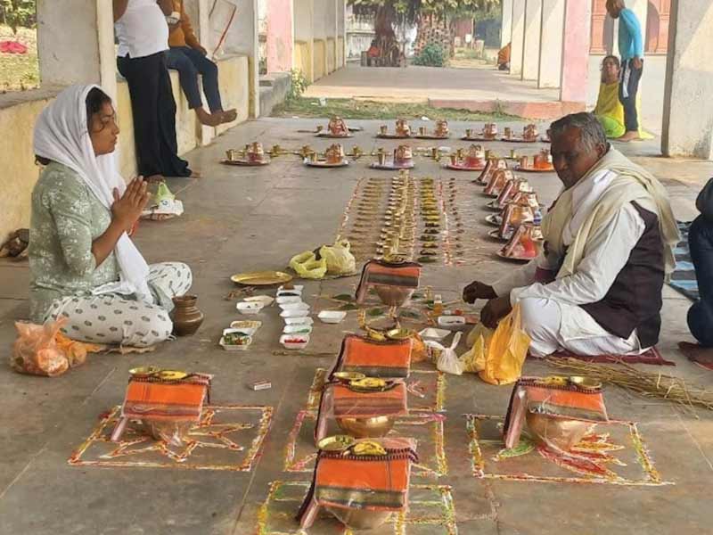 Pind Daan ceremony being performed at Gaya's sacred sites