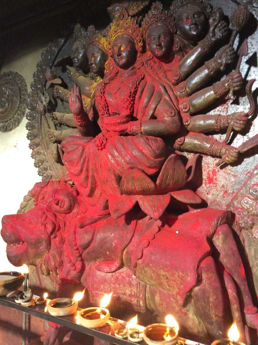 The aarti at Ma Kamakhya Temple is a deeply spiritual and traditional ritual performed to honor the divine feminine energy embodied by Goddess Kamakhya.
