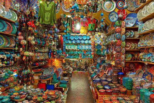 Bustling Chowk Bazaar in Bhopal, filled with spices, textiles, and handicrafts.