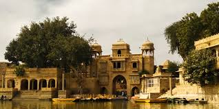 Tranquil sunset over Gadisar Lake in Jaisalmer