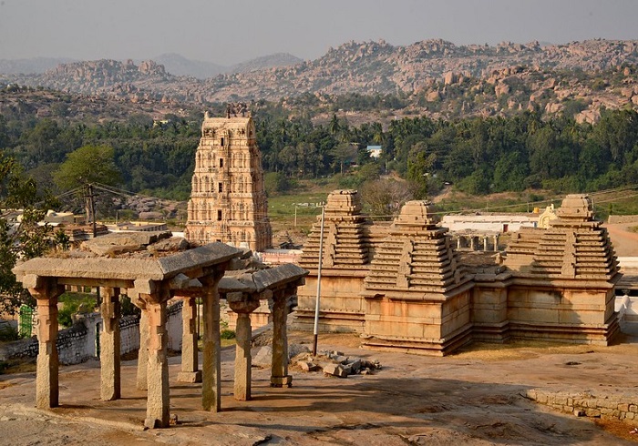 Bustling streets and markets of Hospet near Hampi