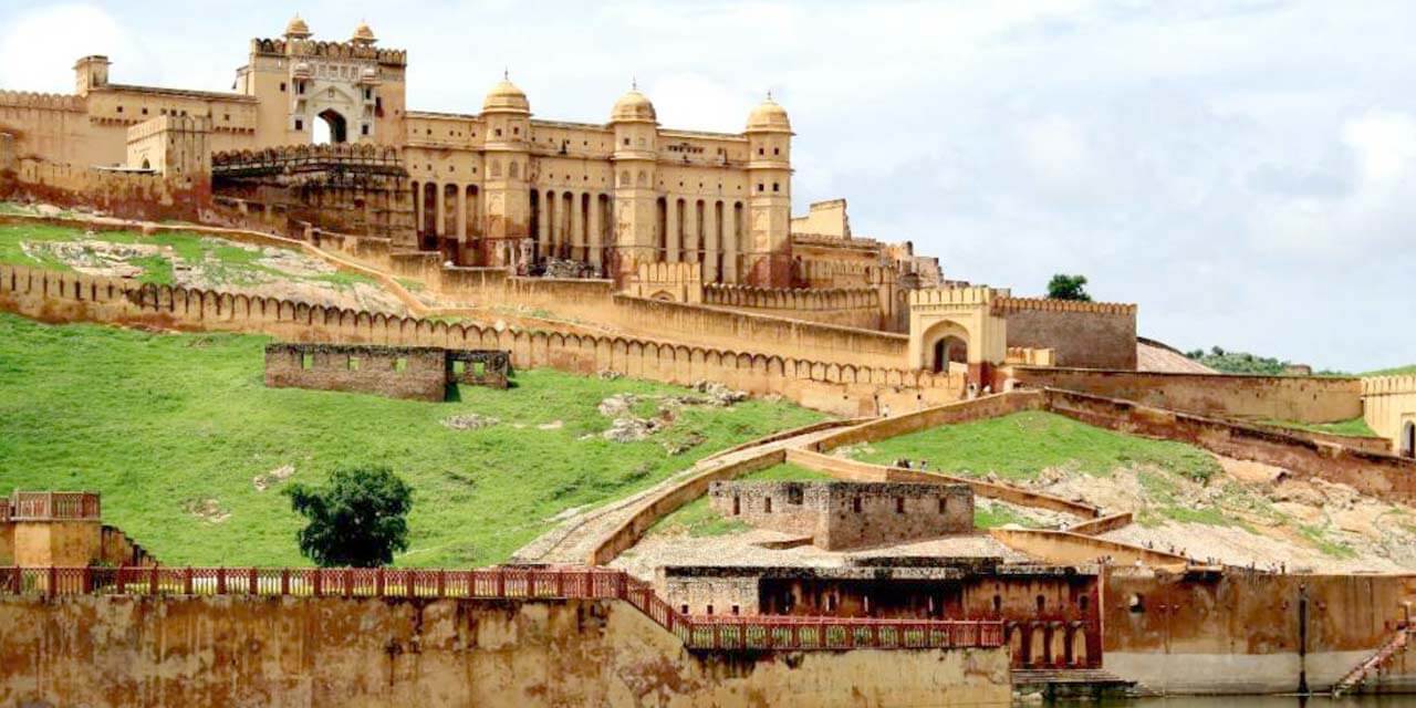 Jaigarh Fort in Jaipur is home to the world’s largest cannon on wheels.