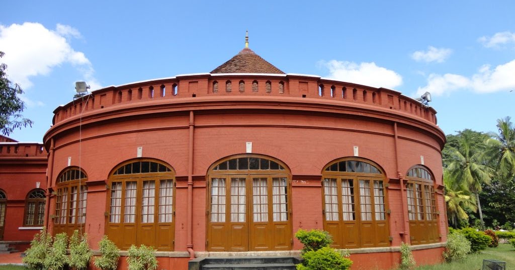 Royal Places to Visit in Thiruvananthapuram include this summer palace with sprawling gardens and cultural performances.