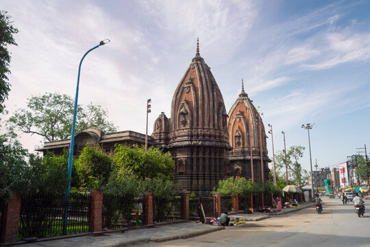 Ornate Holkar-era cenotaphs with intricate carvings