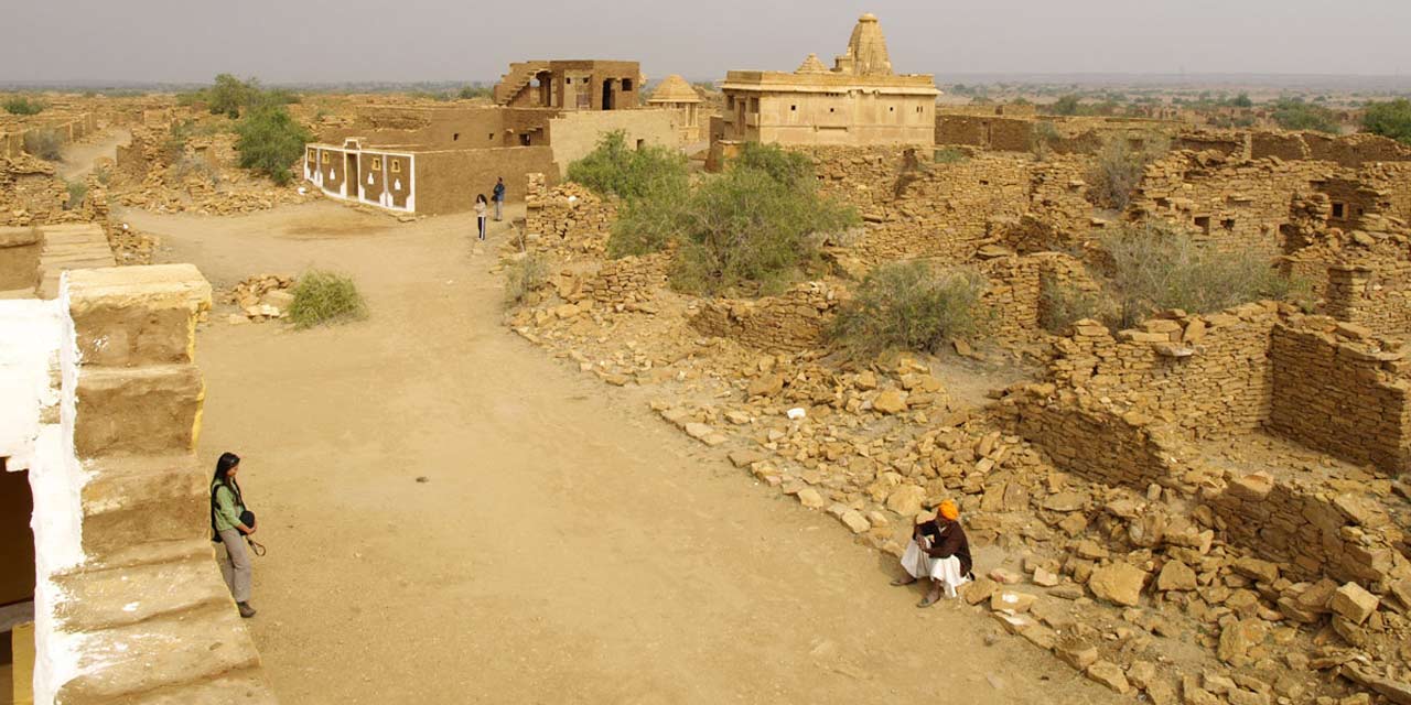Abandoned structures in the haunted village of Kuldhara near Jaisalmer