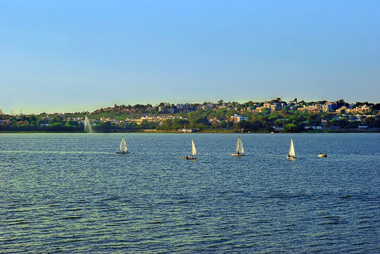 Lower Lake Bhopal, one of the best places to visit in Bhopal for serene lakeside relaxation