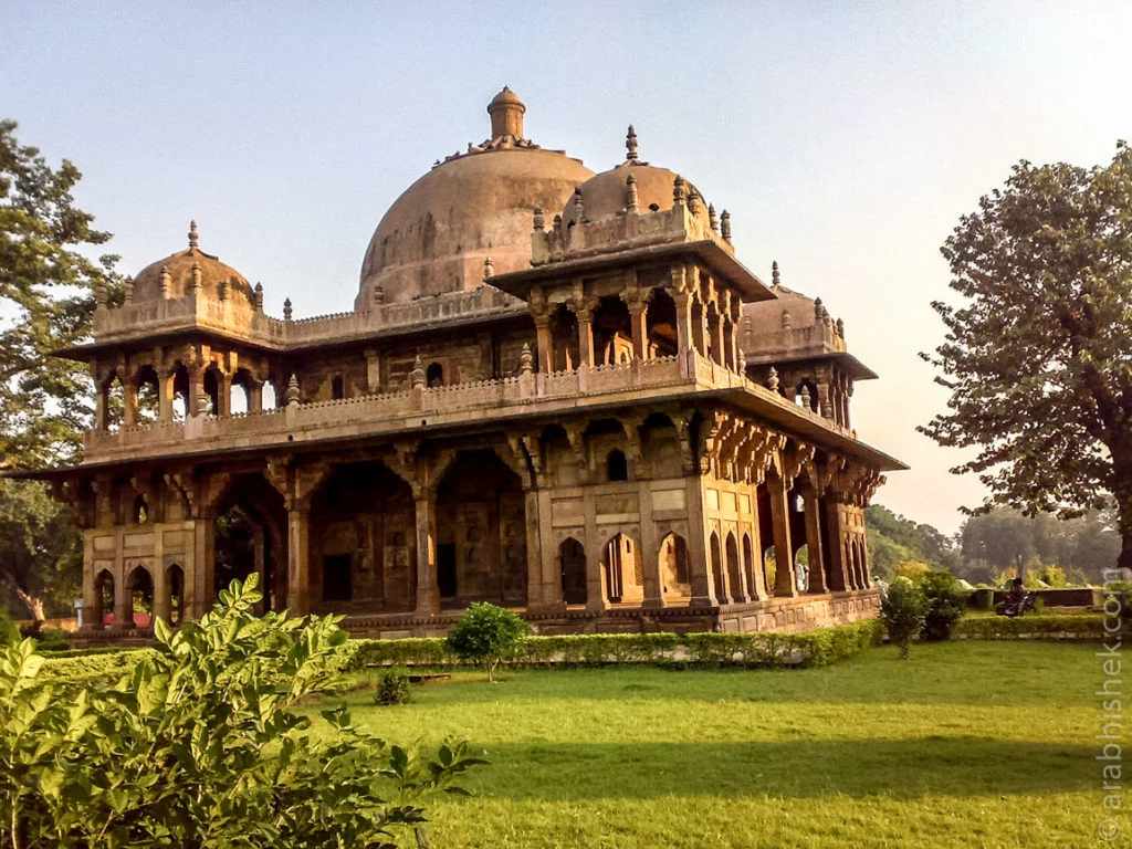Intricate Mughal-era architecture at Maner's Sufi shrine
