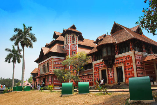 Key Places to Visit in Thiruvananthapuram feature this Indo-Saracenic style museum displaying rare historical artifacts and ivory carvings.