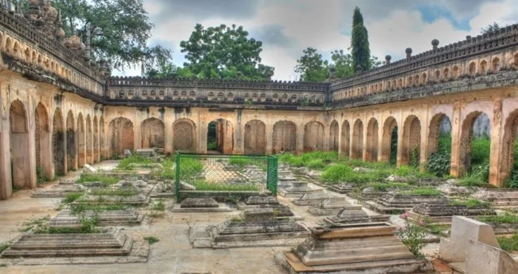Exquisite marble-and-stone mausoleums showcasing Indo-Islamic artistry.