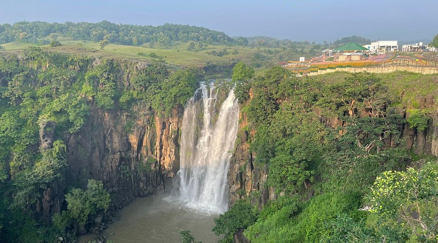 Patalpani Waterfall, one of the most scenic natural places to visit near Indore with lush green surroundings