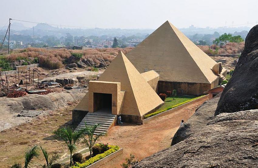 Rock Garden Ranchi, a must-visit tourist attraction with artistic stone sculptures and waterfalls