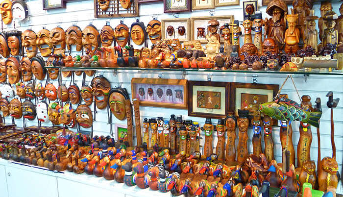 A must-visit place in Andaman for souvenirs, sells authentic shell crafts, pearl jewelry, and local handicrafts at fixed prices