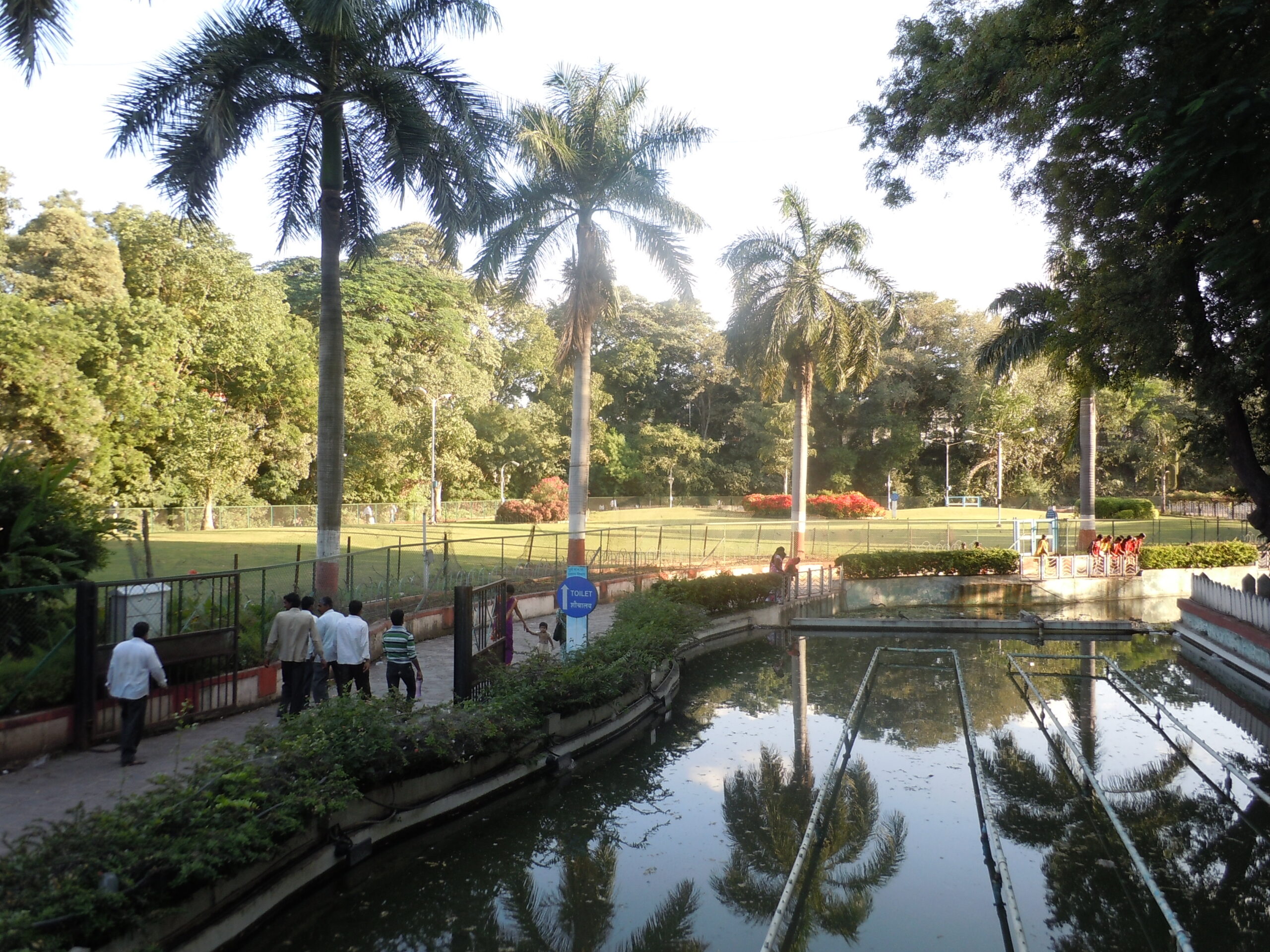 Saras Baug is a peaceful public garden and temple complex in Pune.