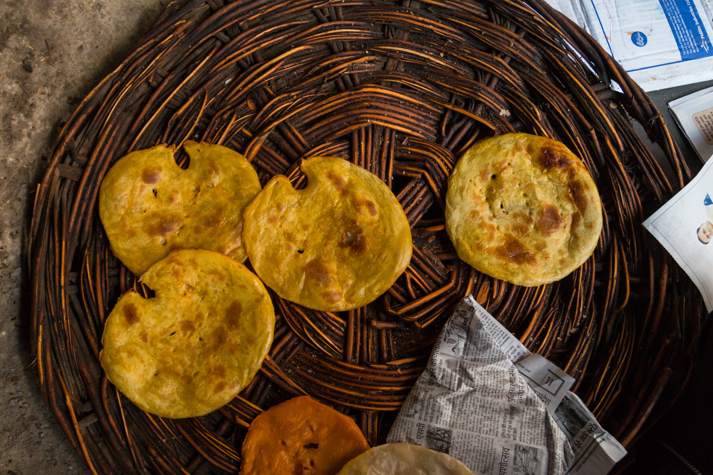 A saffron-flavored sweet flatbread made with milk.