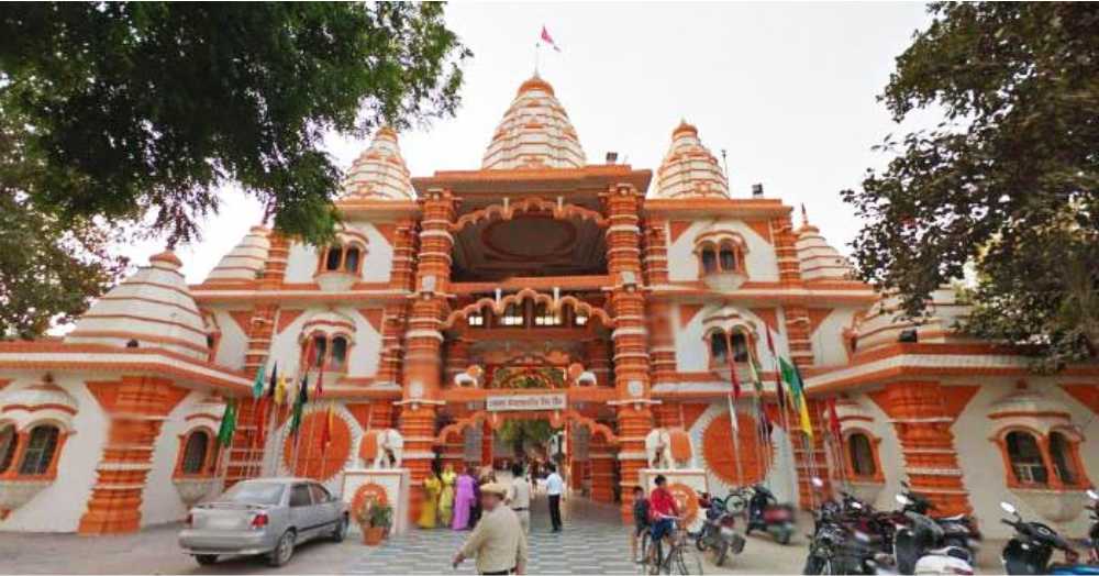Pilgrims at Sheetla Mata Mandir in Gurugram