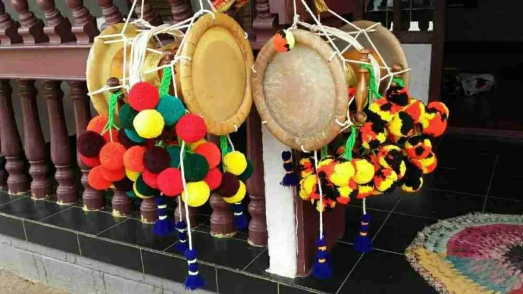 City Page Thiruvananthapuram: Devotional Sopana Sangeetham music performance at a Kerala temple.