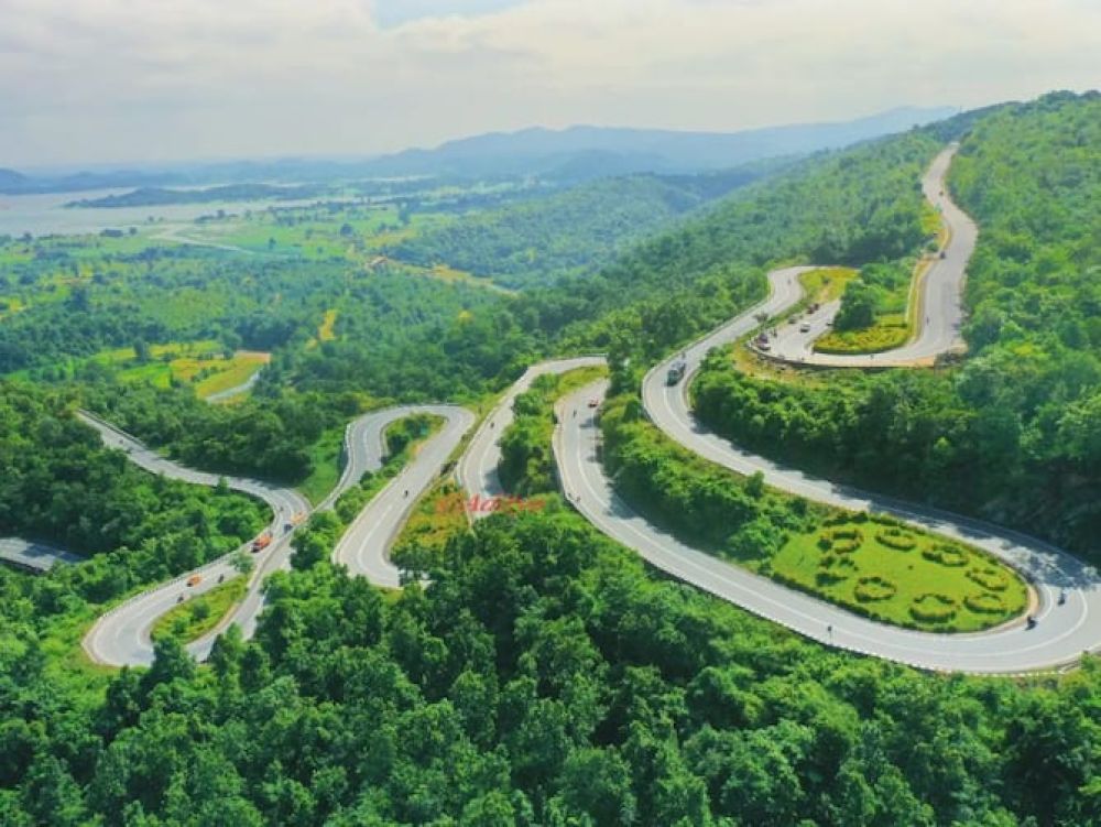 Trekking through lush trails is a top activity on City Page Ranchi.